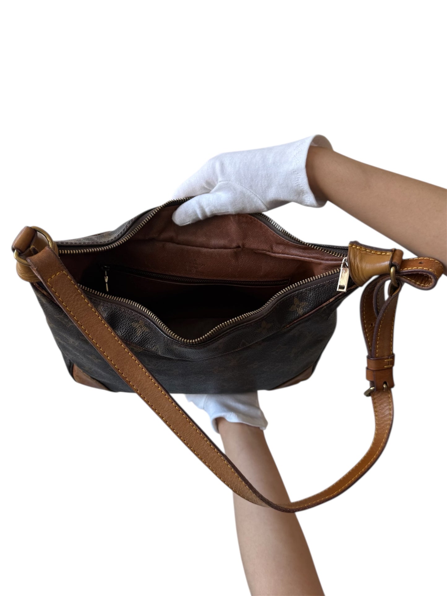 Louis Vuitton - Brown Monogram with Natural Leather Trim